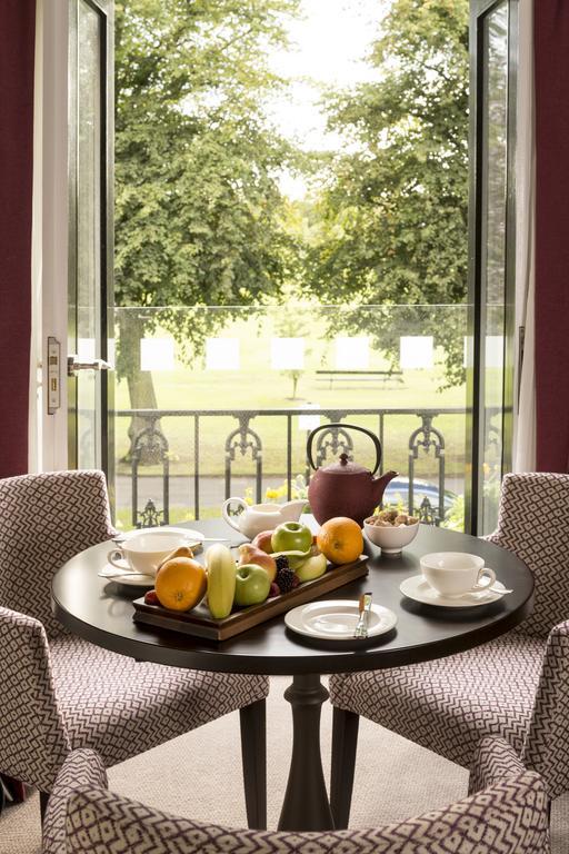 The West Park Hotel Harrogate Room photo